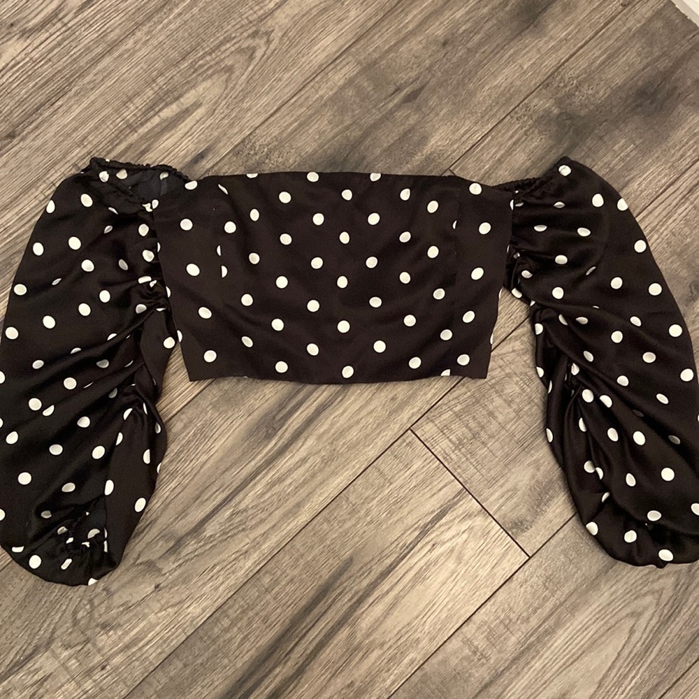 Cami NYC off the shoulder polka dot top